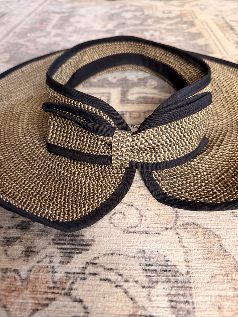Women’s Adjustable Straw Visor with Black Trim - Lightweight Sun Protection